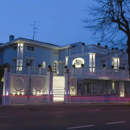 La Maison Degli Angeli ديسينسانو ديل غاردا