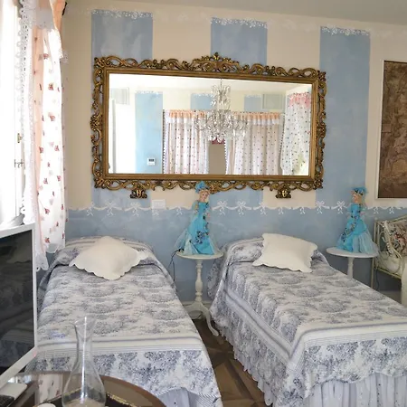 فندق مبيت وإفطار La Maison Degli Angeli ديسينسانو ديل غاردا